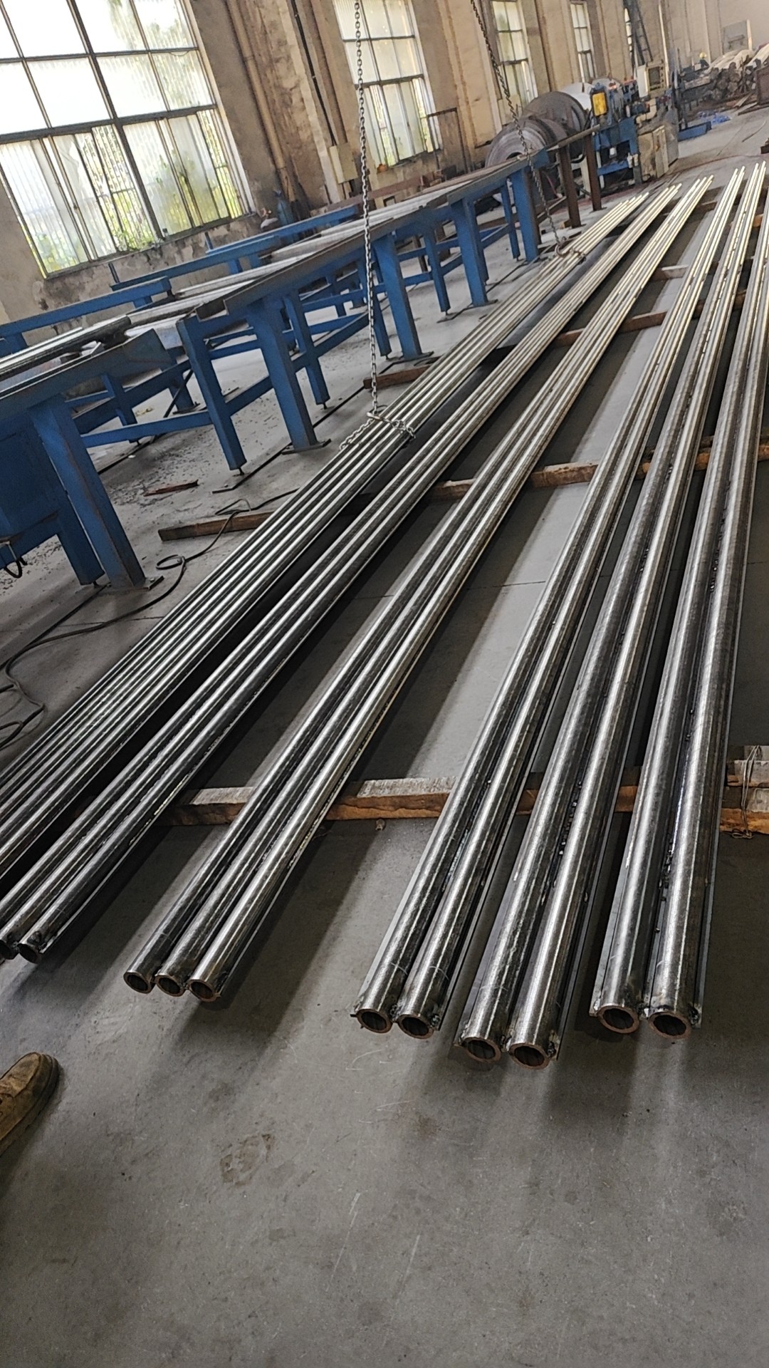 管排長度為6米，每件管排由10根管子組成，管子中心距為54mm，鰭片厚度為6.4mm